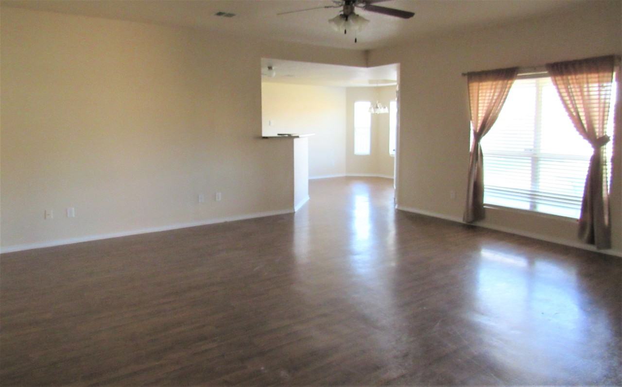 108 McFaddan Ln - Photo 3 of 18