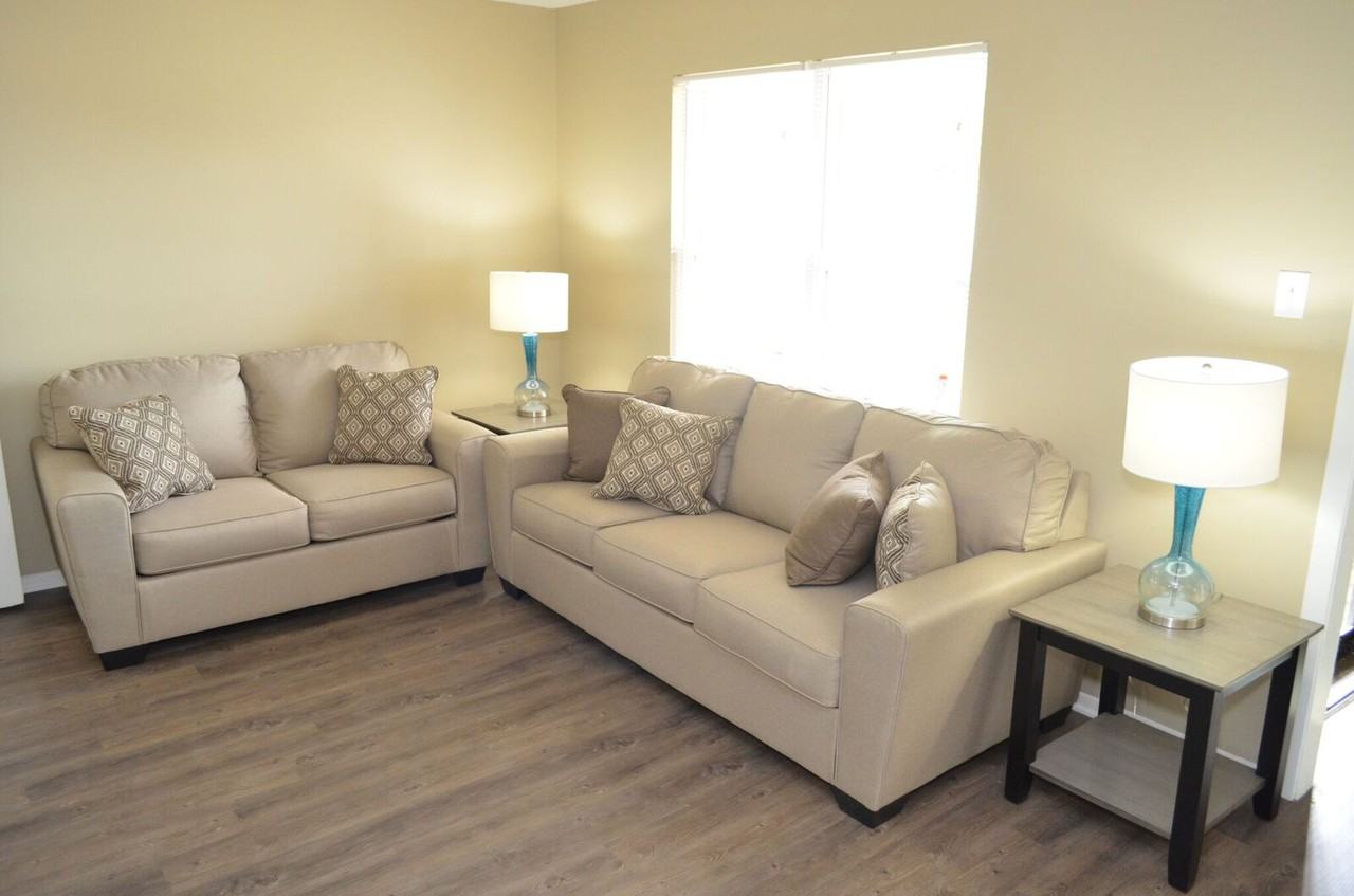 1214 Laudeen Dr - Photo 2 of 7