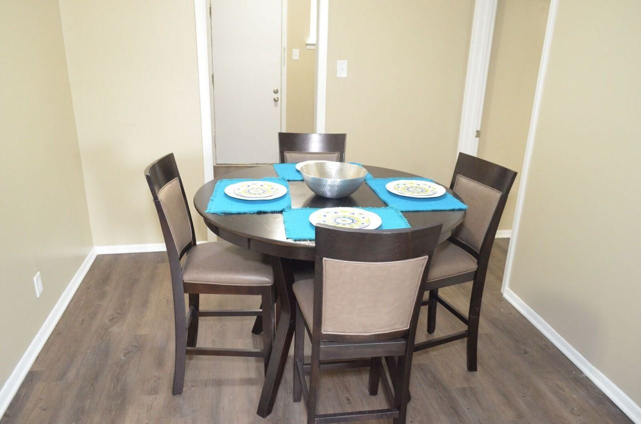 1214 Laudeen Dr - Photo 3 of 7