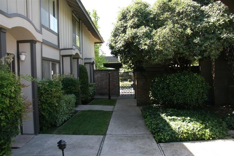 1351 Buckingham Way - Photo 2 of 2