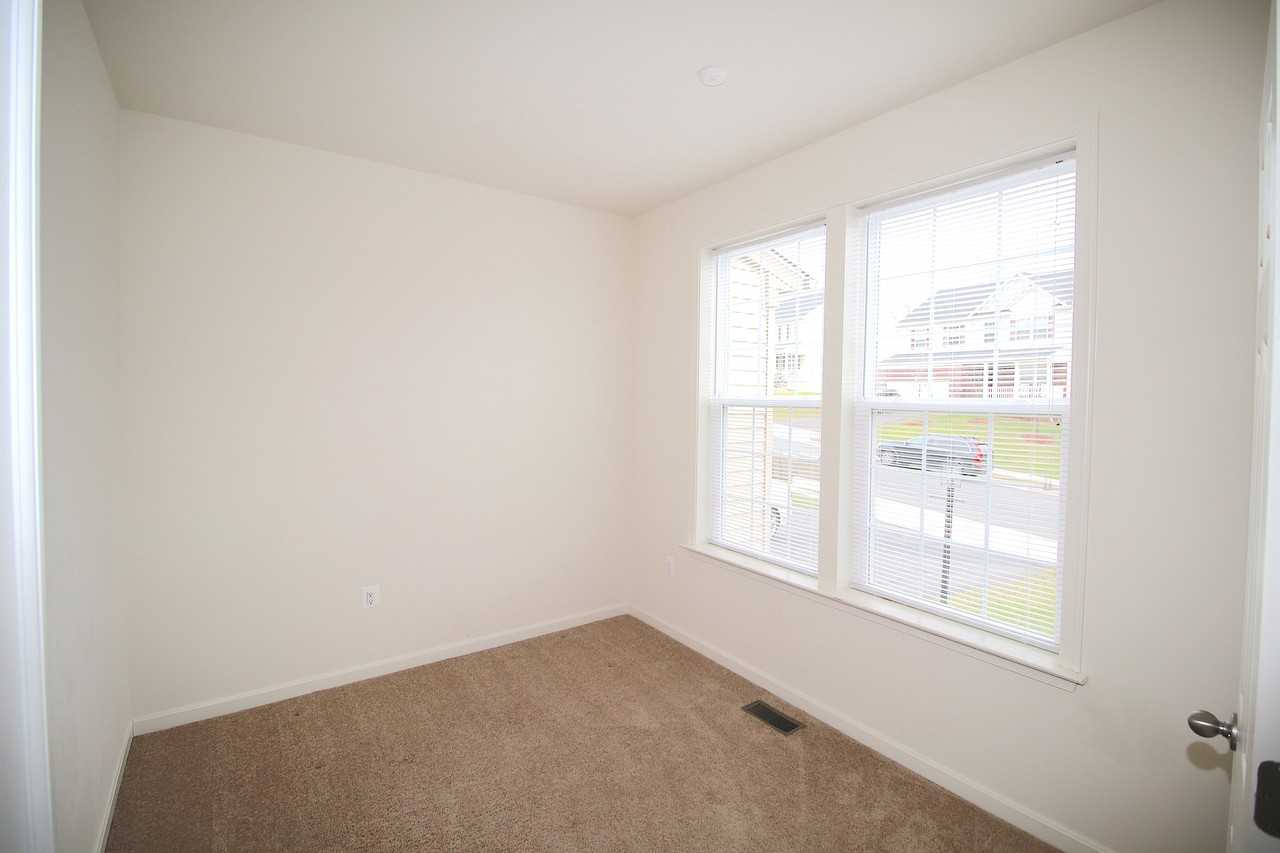18209 Jillian Ln - Photo 3 of 43