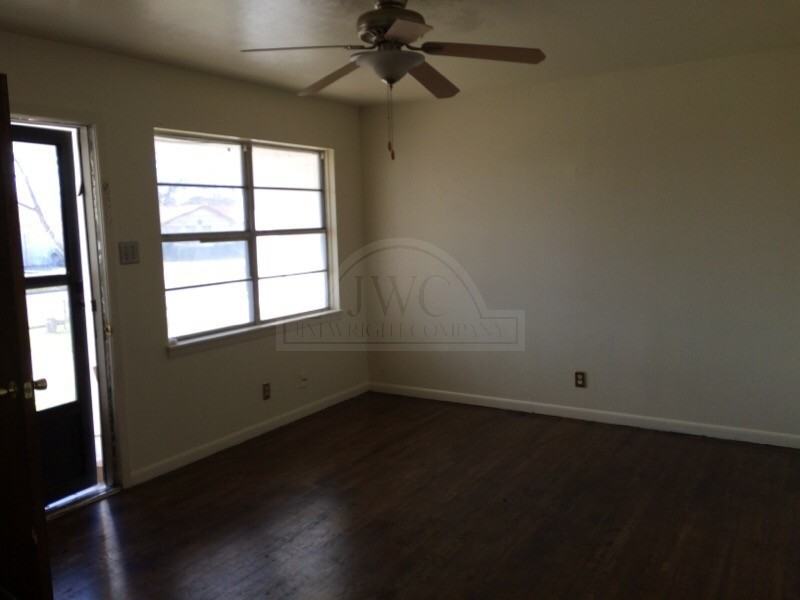 1407 Missouri Ave - Photo 2 of 17