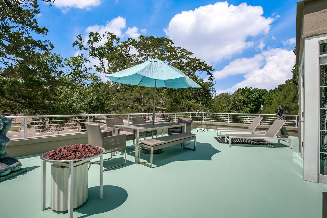 1302 Cedar Hill Ave - Photo 2 of 10