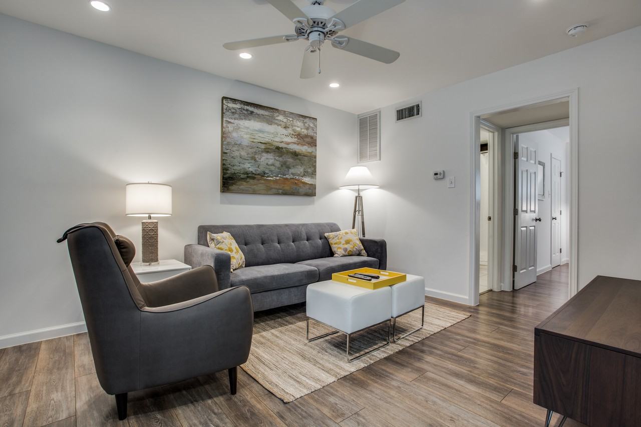 4928 Live Oak St - Photo 3 of 12