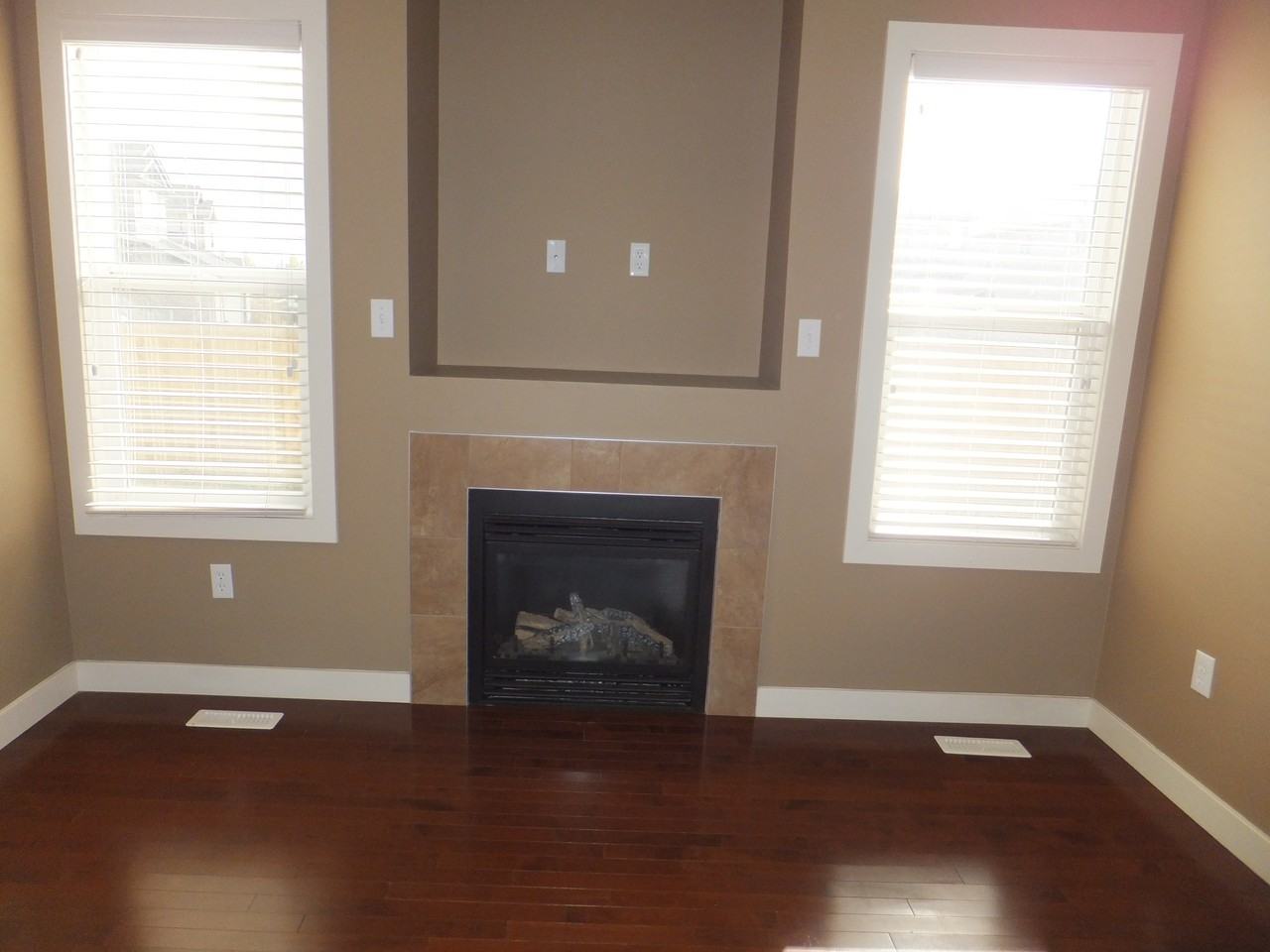 121 Sandstone Estate - Photo 3 of 10