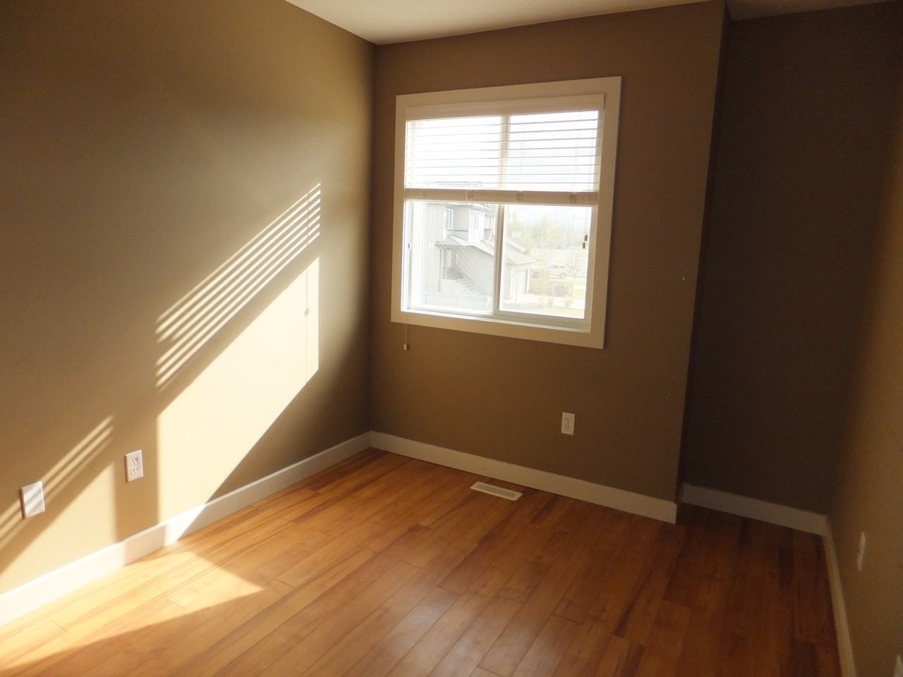 121 Sandstone Estate - Photo 5 of 10