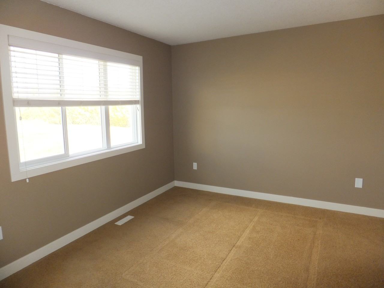 121 Sandstone Estate - Photo 7 of 10