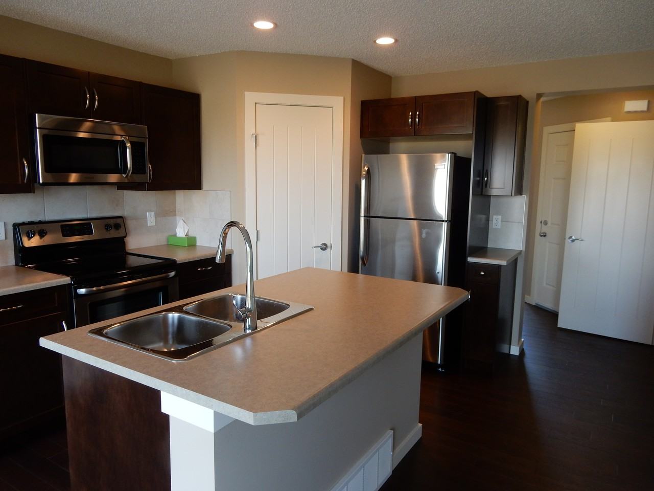 626 42 Ave NW - Photo 2 of 6