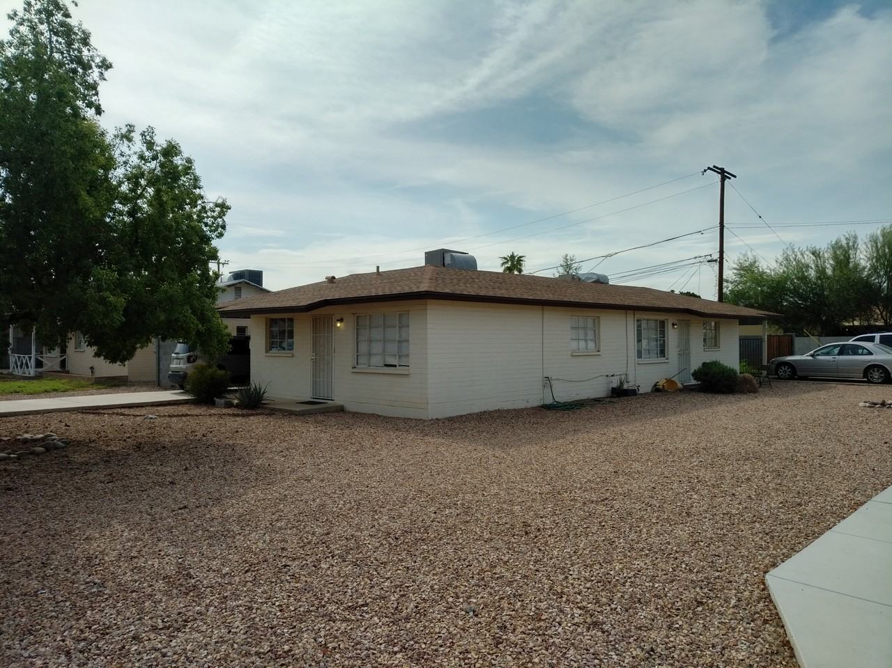847 W 9th St - Photo 2 of 2