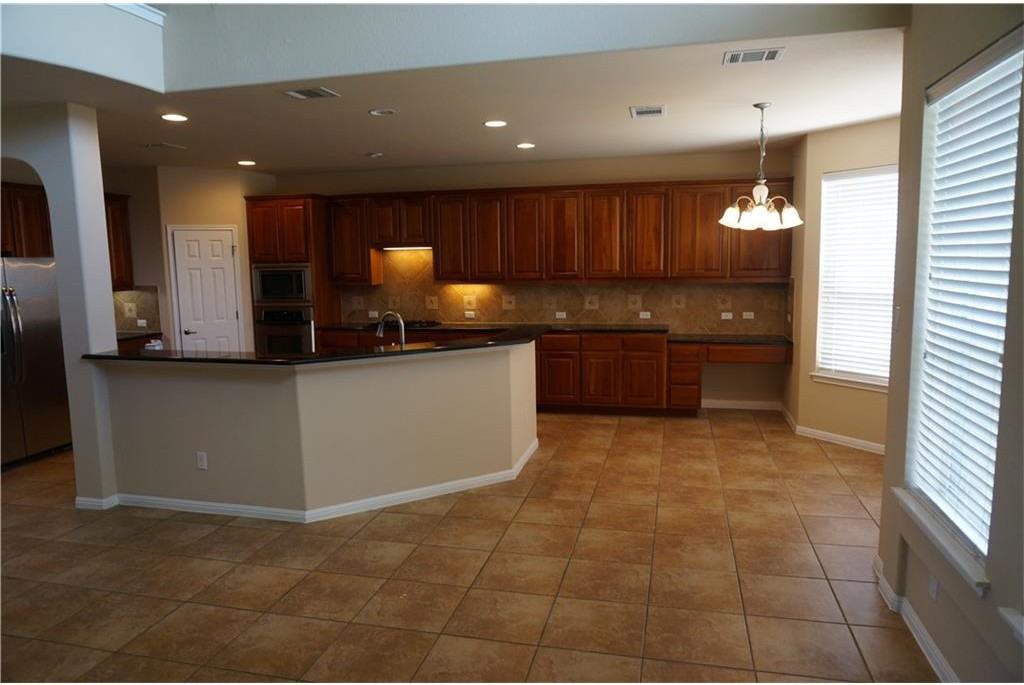 9820 Rias Way - Photo 5 of 7