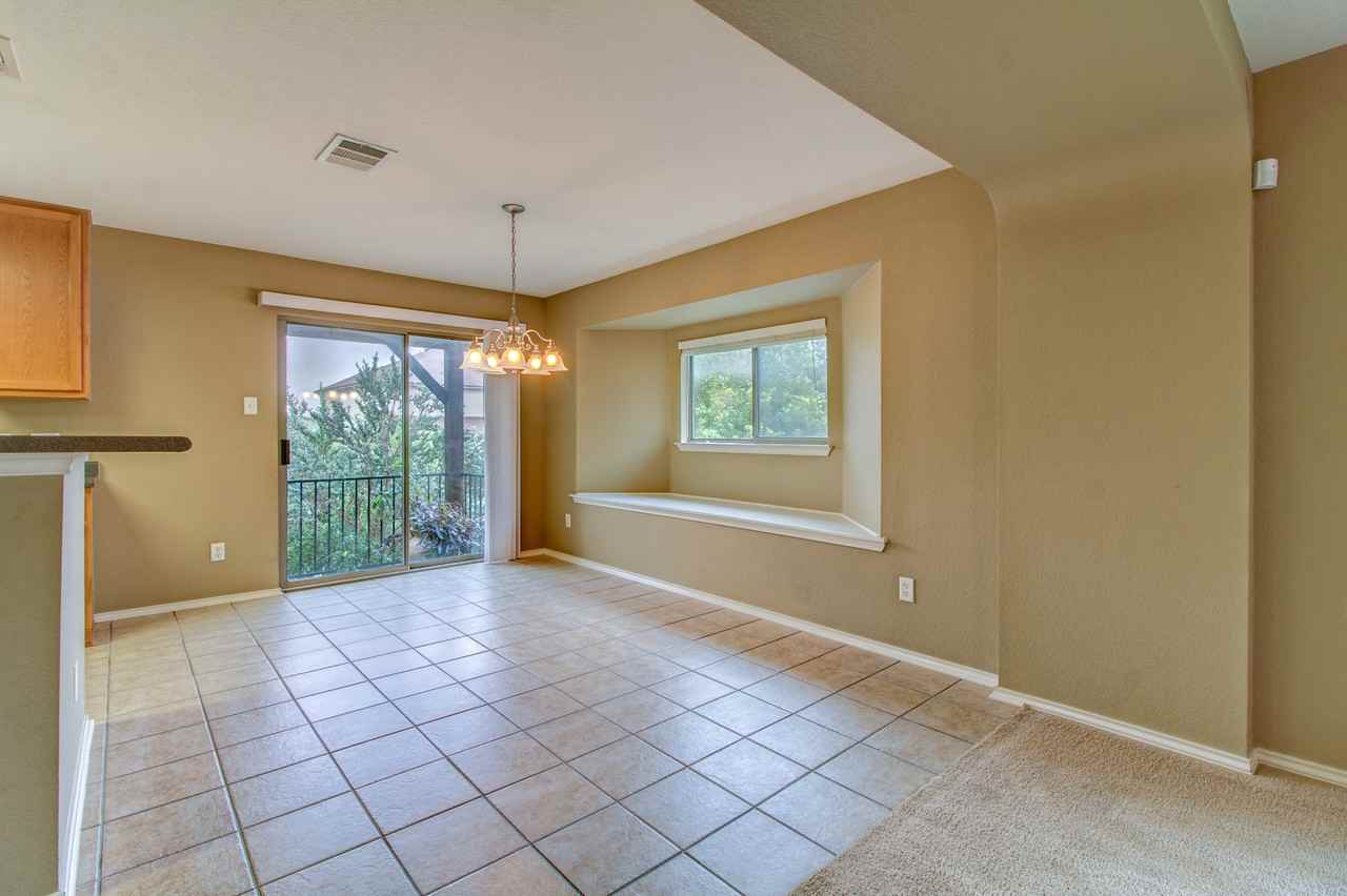 321 Wind Hollow Dr - Photo 2 of 8