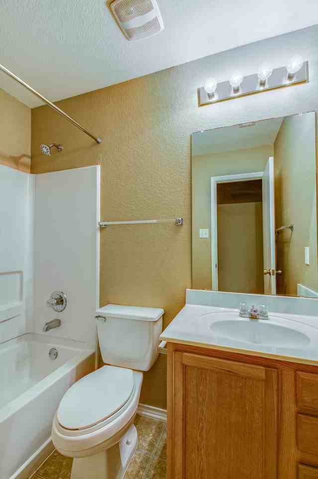 321 Wind Hollow Dr - Photo 3 of 8