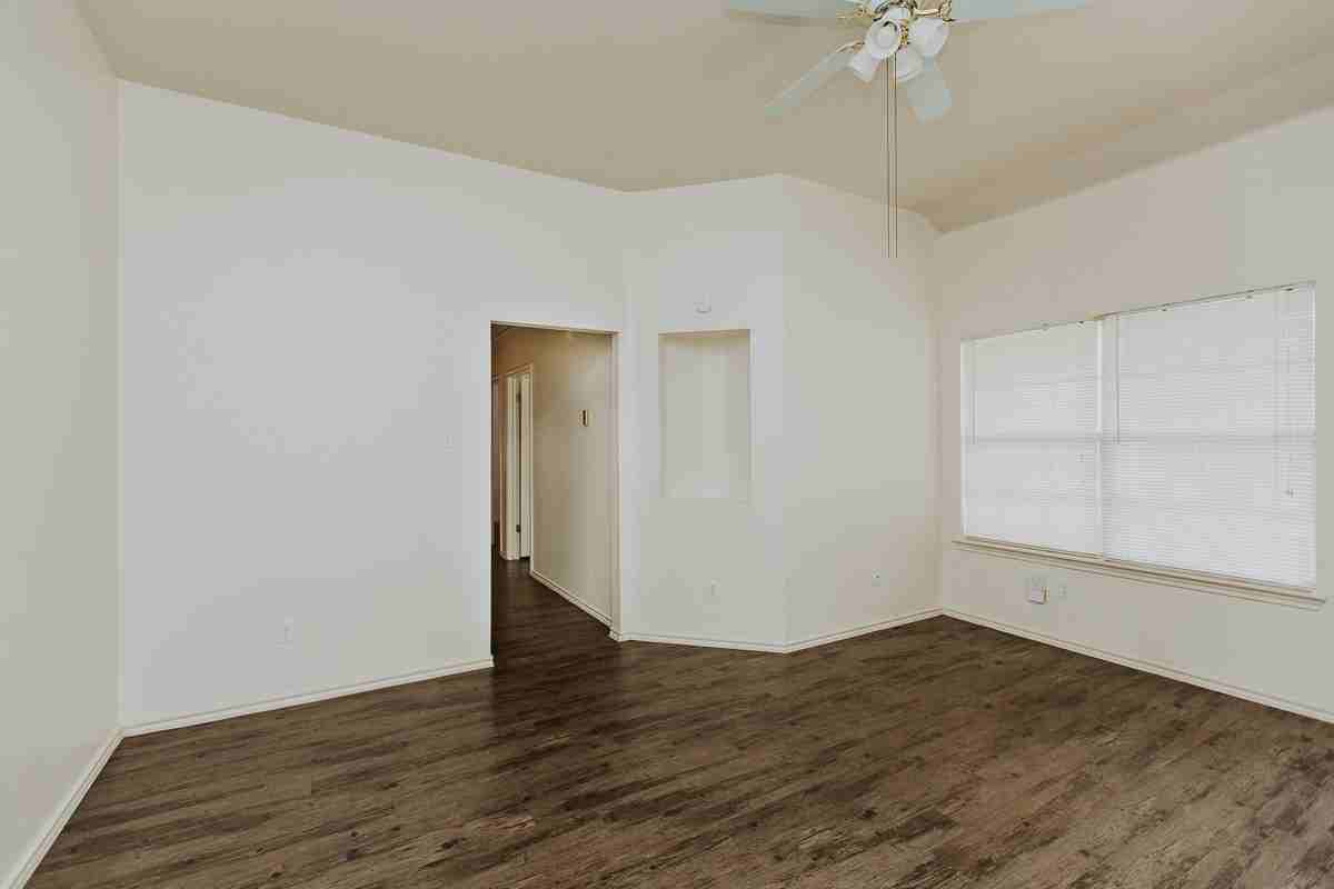 1024 Christopher Ave - Photo 2 of 20