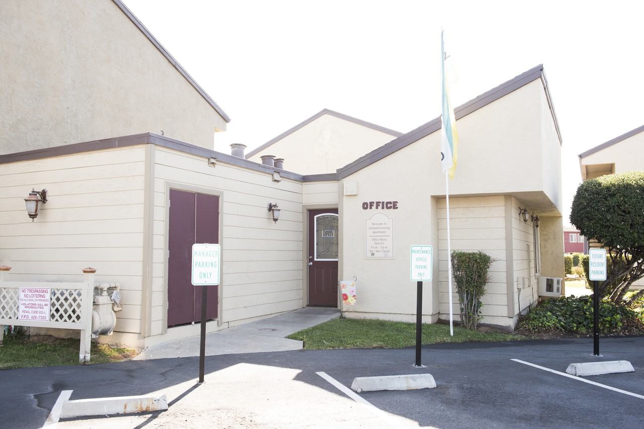 651 East Travis Blvd - Photo 2 of 23