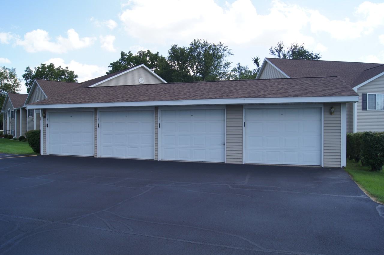 529 Beloit St #513 - Photo 2 of 12