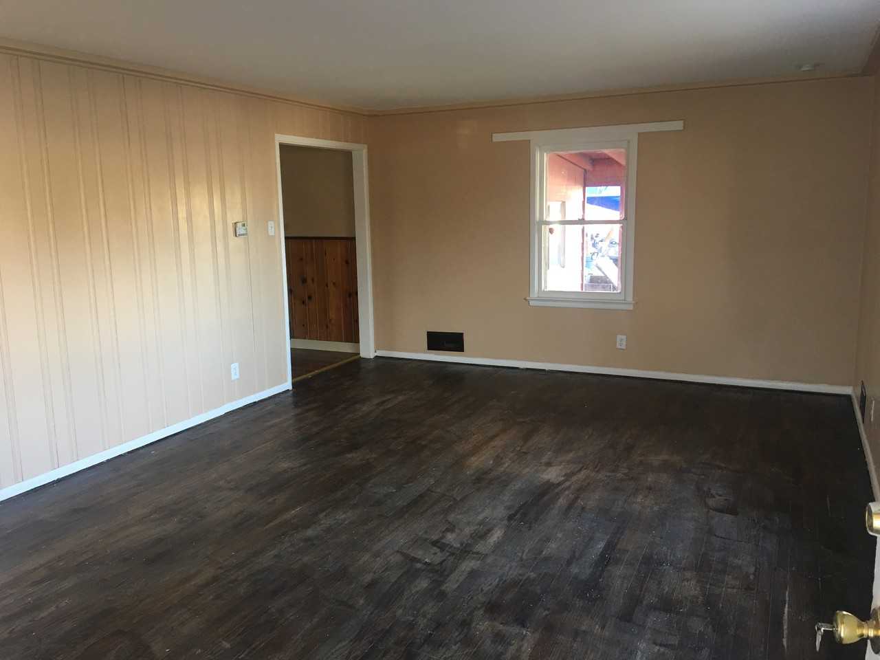 2809 Cedar St - Photo 3 of 15