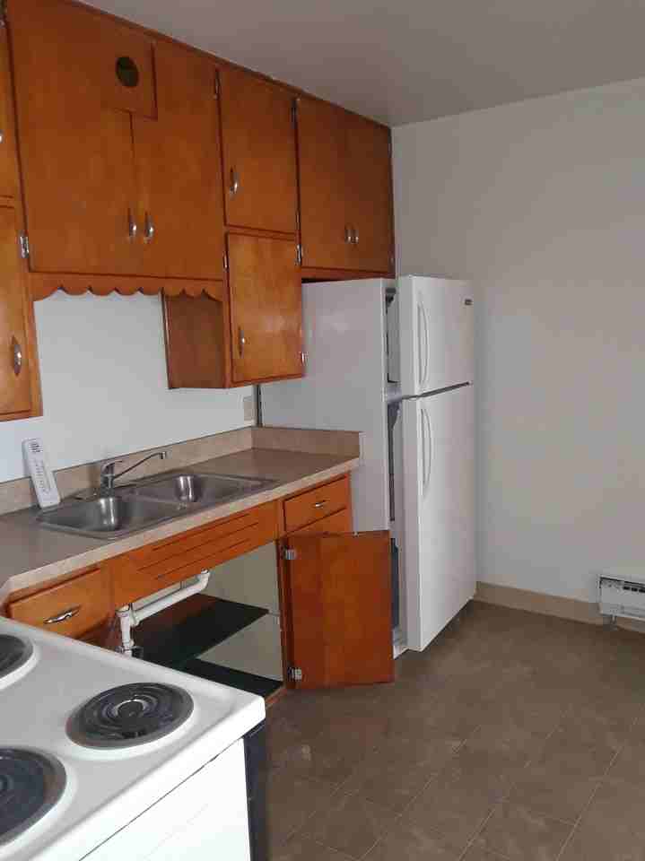 10 1st Ave NW - Photo 3 of 11