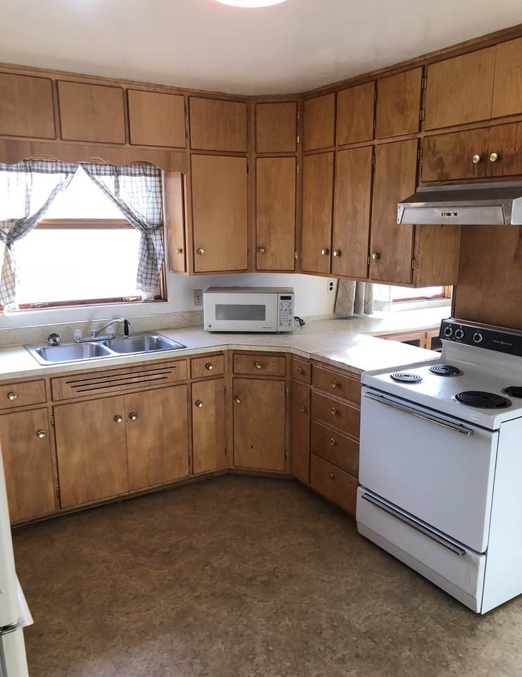 220 Upper Valley Rd - Photo 2 of 5