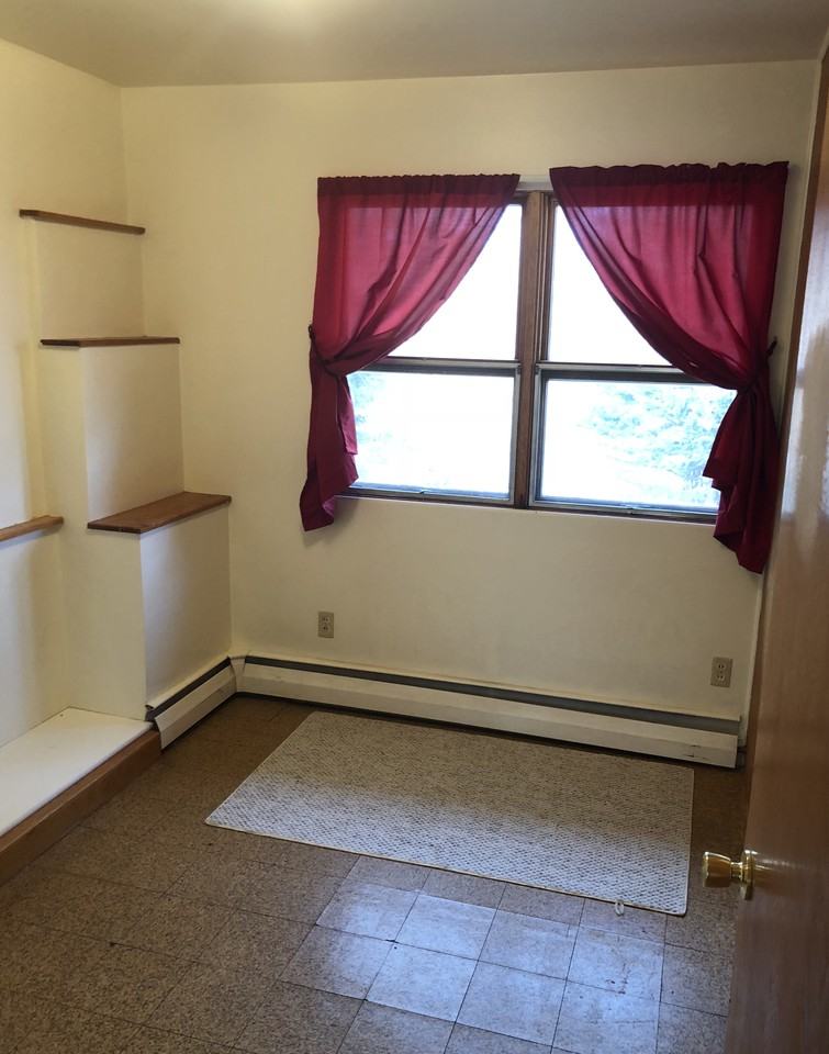 220 Upper Valley Rd - Photo 3 of 5