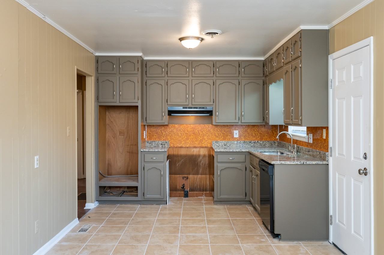 20644 AL-216 - Photo 2 of 3