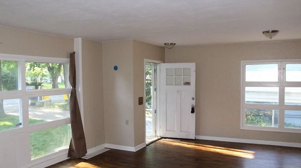 527 S Willow Ave - Photo 3 of 8