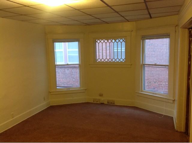 1409 E St - Photo 4 of 9