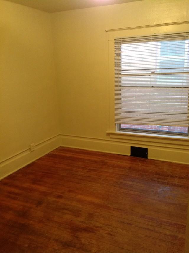 1409 E St - Photo 7 of 9
