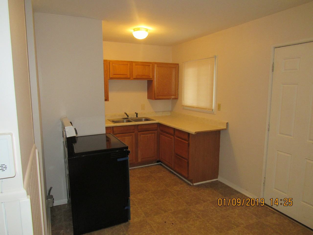 3060 Midvale Dr - Photo 4 of 6