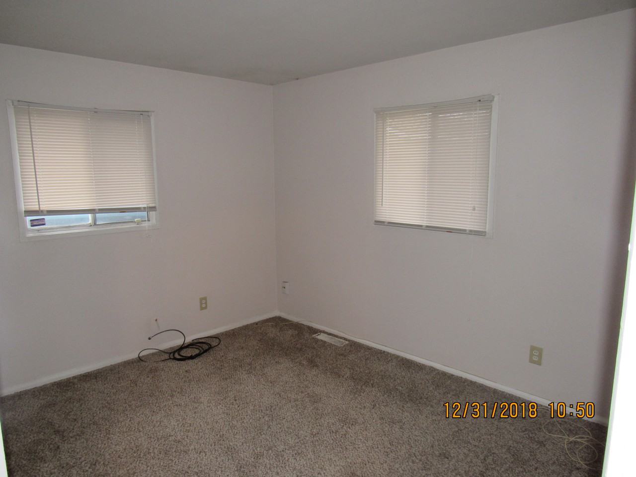 3060 Midvale Dr - Photo 5 of 6