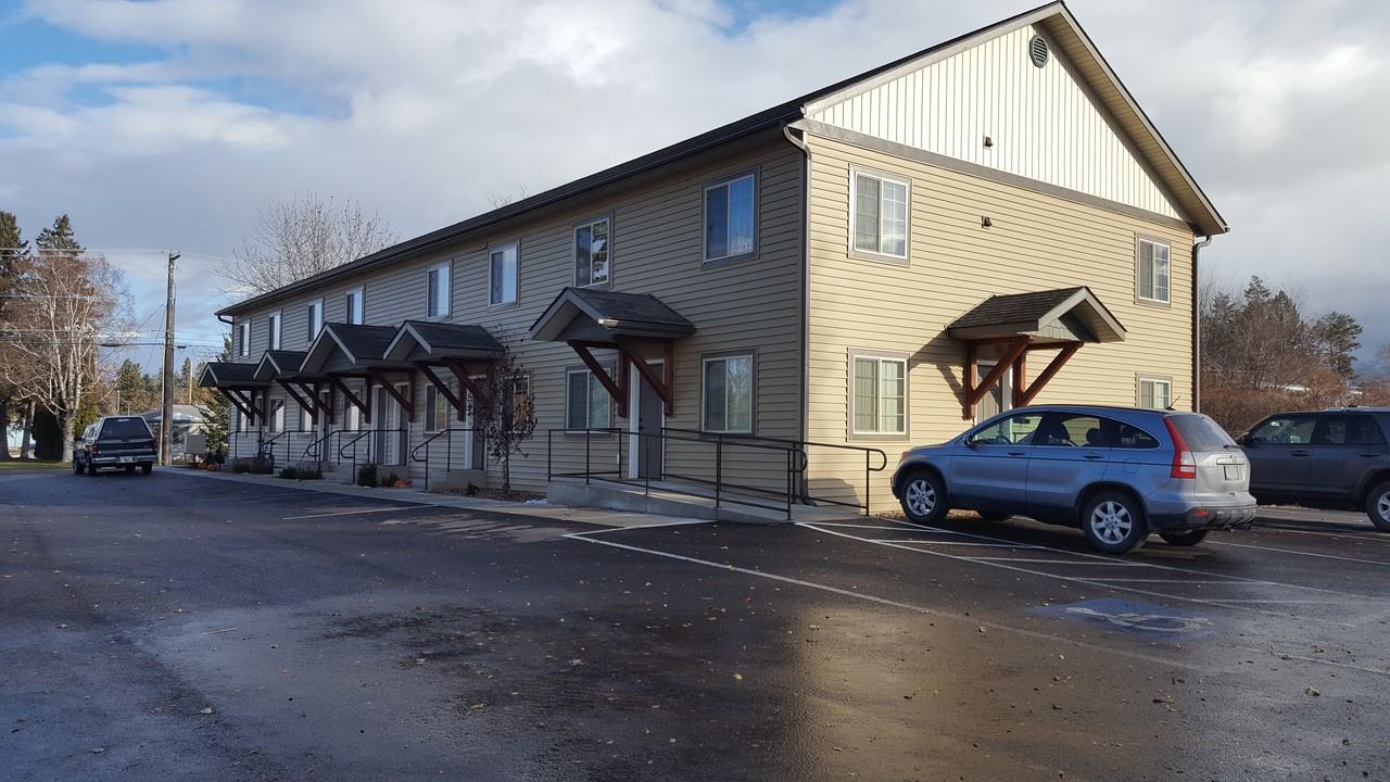 32 W Evergreen Dr - Photo 2 of 11