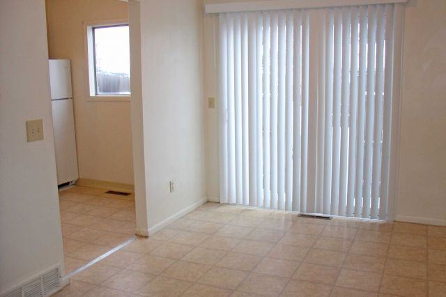 1433 Wyoming Ave - Photo 3 of 7