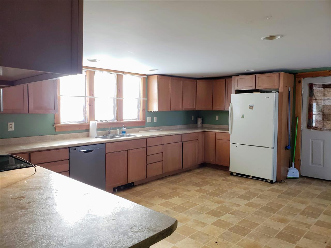 758 Herrick Rd - Photo 3 of 23