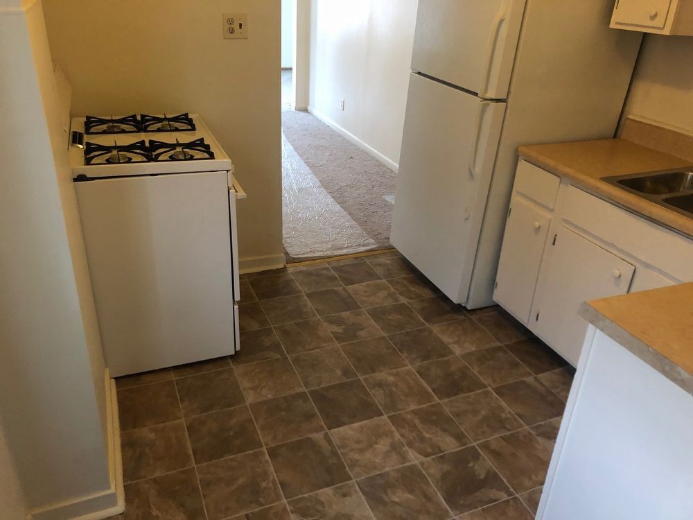 1647 Dickinson Ave - Photo 3 of 10