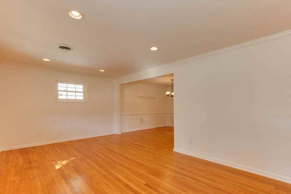 222 Patrician Dr - Photo 3 of 19