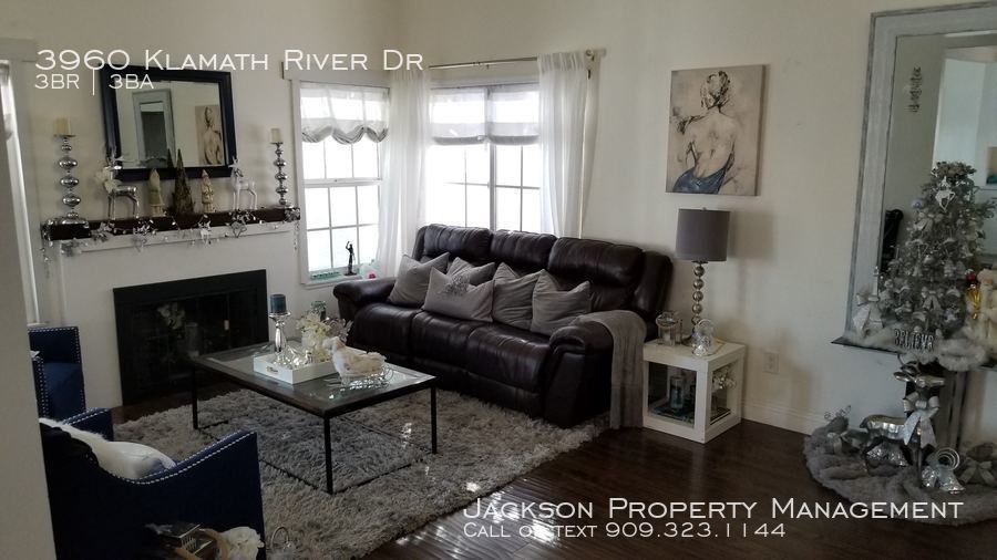 3960 Klamath River Dr - Photo 3 of 15