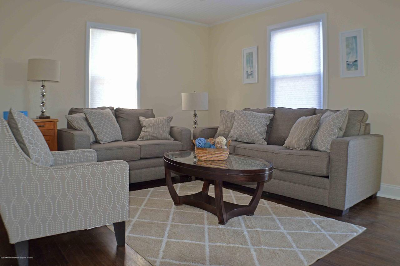 405 16th Ave - Photo 2 of 15