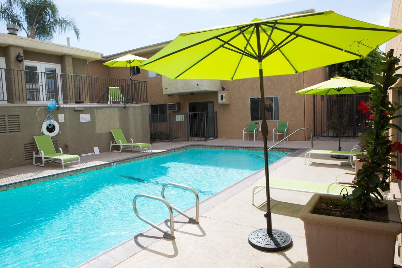 5931 Reseda Boulevard - Photo 3 of 11