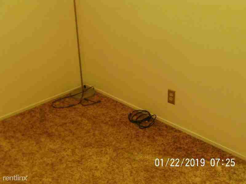 840 G St - Photo 2 of 10