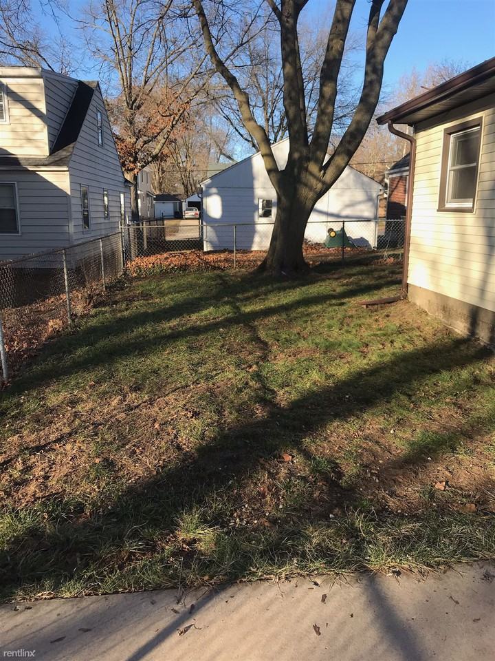 2545 Brooklyn Ave SE - Photo 2 of 35