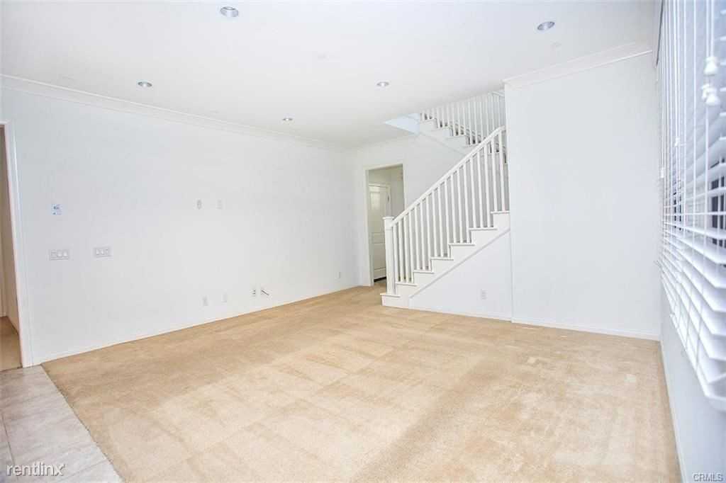 113 Mosswood - Photo 3 of 44