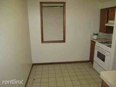 22122 Cleveland St - Photo 3 of 9