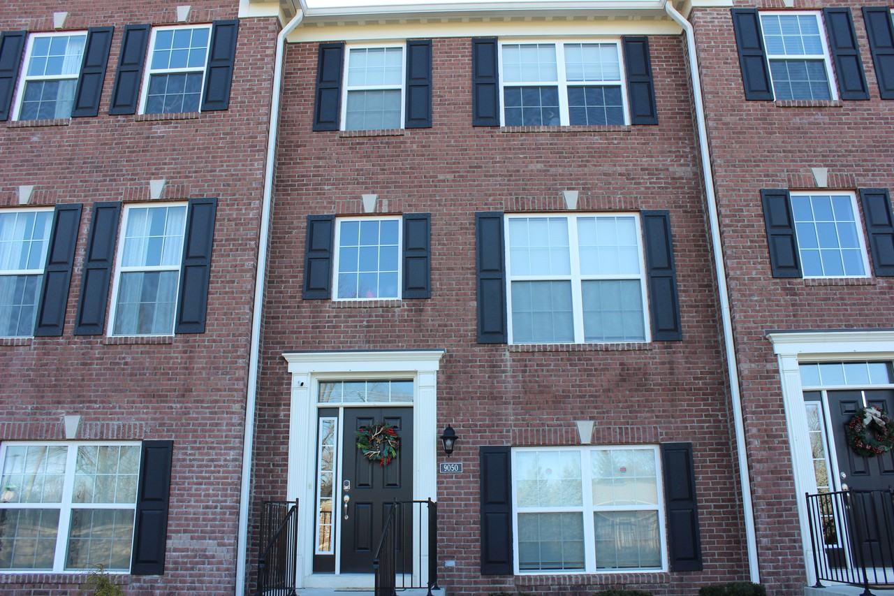 9050 Mercer Dr - Photo 2 of 26