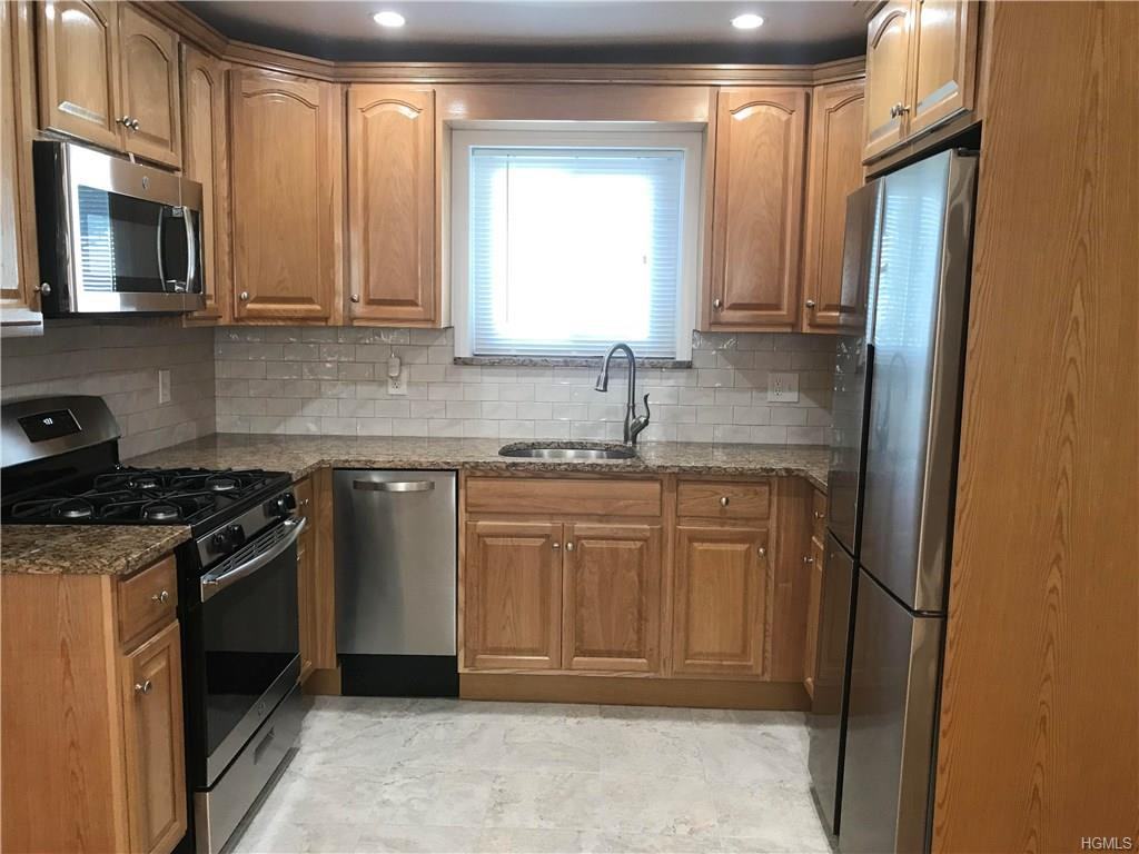 85 Bay St - Photo 3 of 8