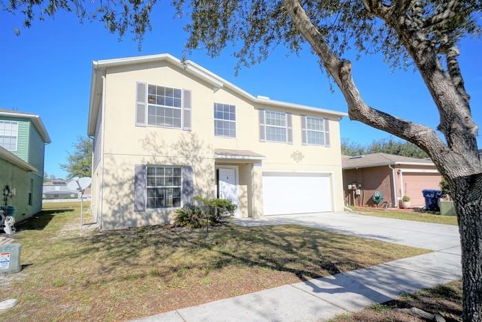 13727 Tramore Dr - Photo 2 of 17