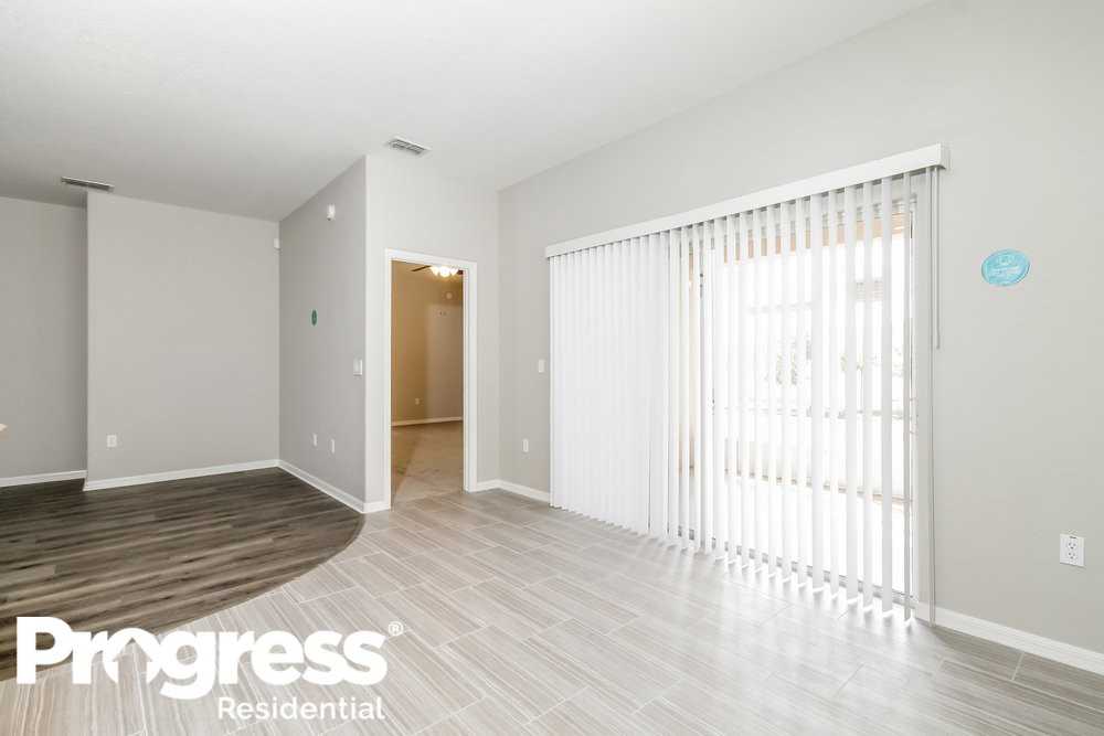 36210 Laguna Hills Cir - Photo 3 of 20