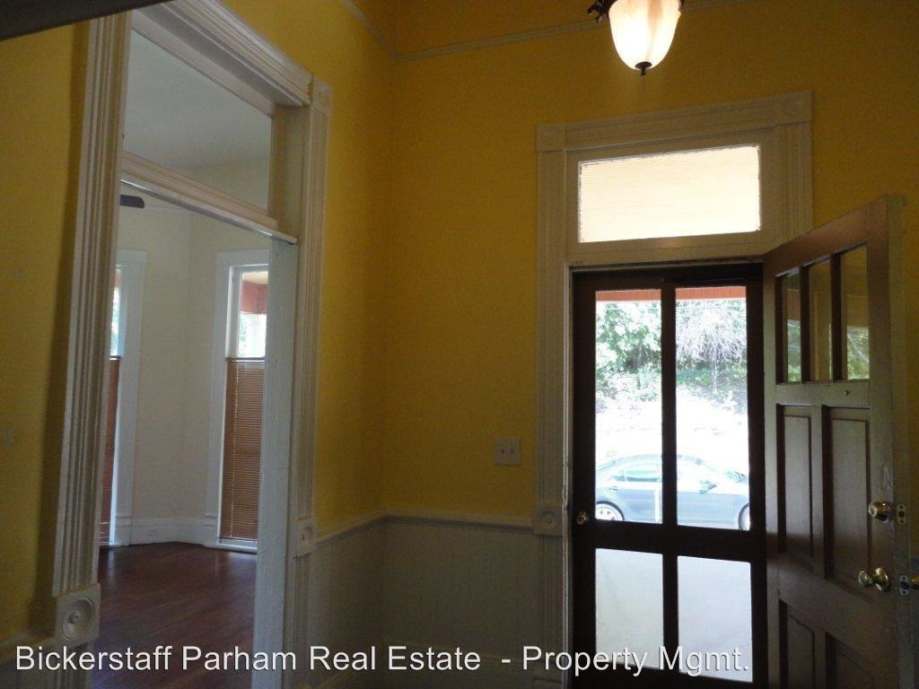 506 Twentieth St - Photo 2 of 7