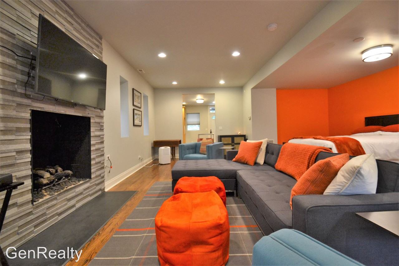 2217 W Homer St #G - Photo 3 of 7