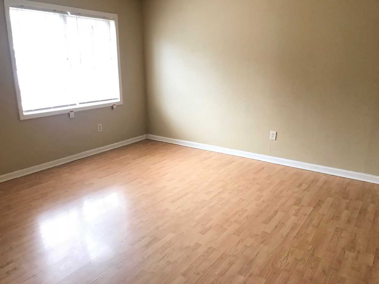 681 Northaven Dr - Photo 3 of 8