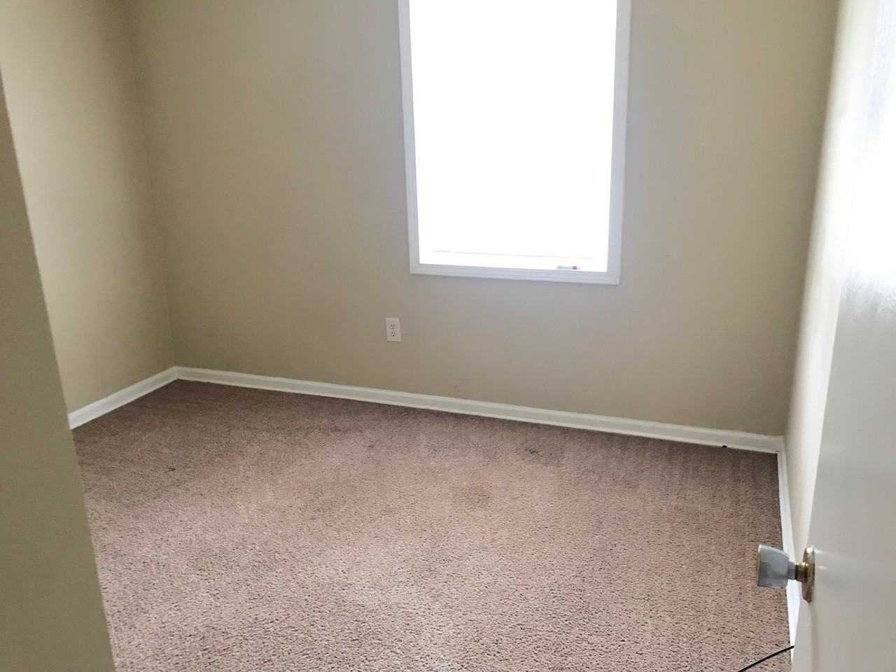 681 Northaven Dr - Photo 5 of 8