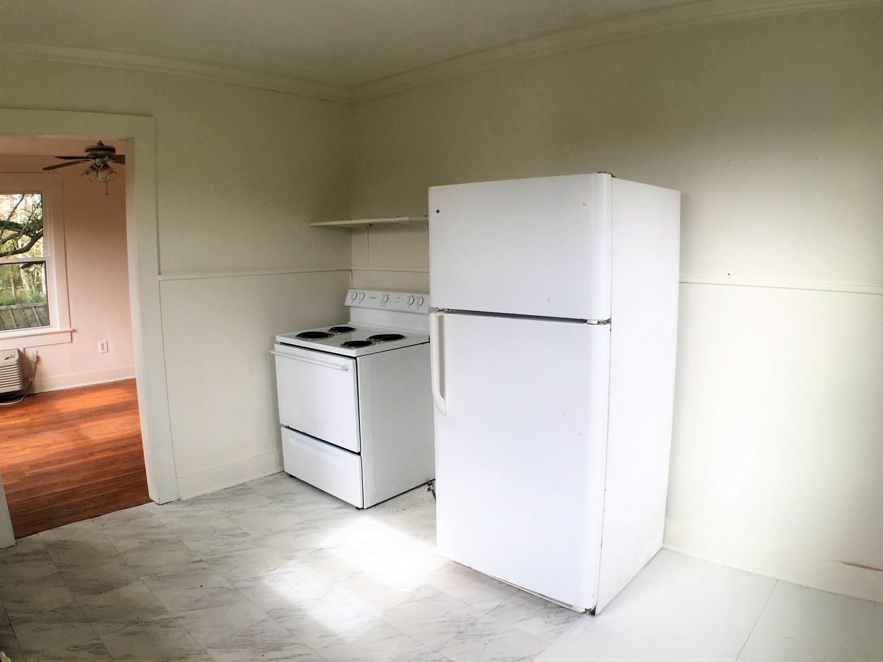 160 Chatsworth St - Photo 2 of 5